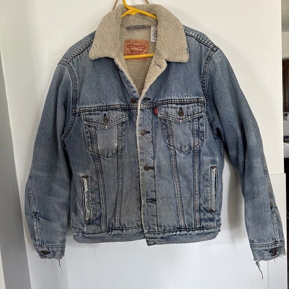 Levi's Other - LEVIS Standard Trucker Sherpa Lined Denim Jacket 70520 Men’s SIZE M Distressed